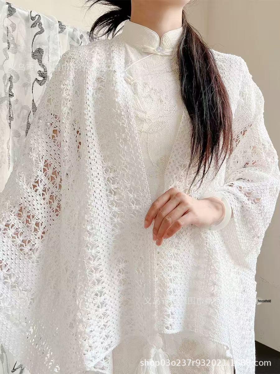 2025 Women s Ethnic Shawl: Hollow-Out Tassel Cape Shoulder Wrap for Travel