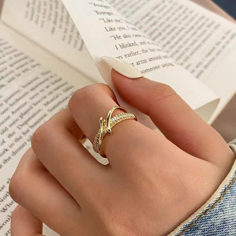 Minimalist Geometric Interwoven Ring For Women Unique Crossed Band Cool Tone Elegant Statement Jewelry