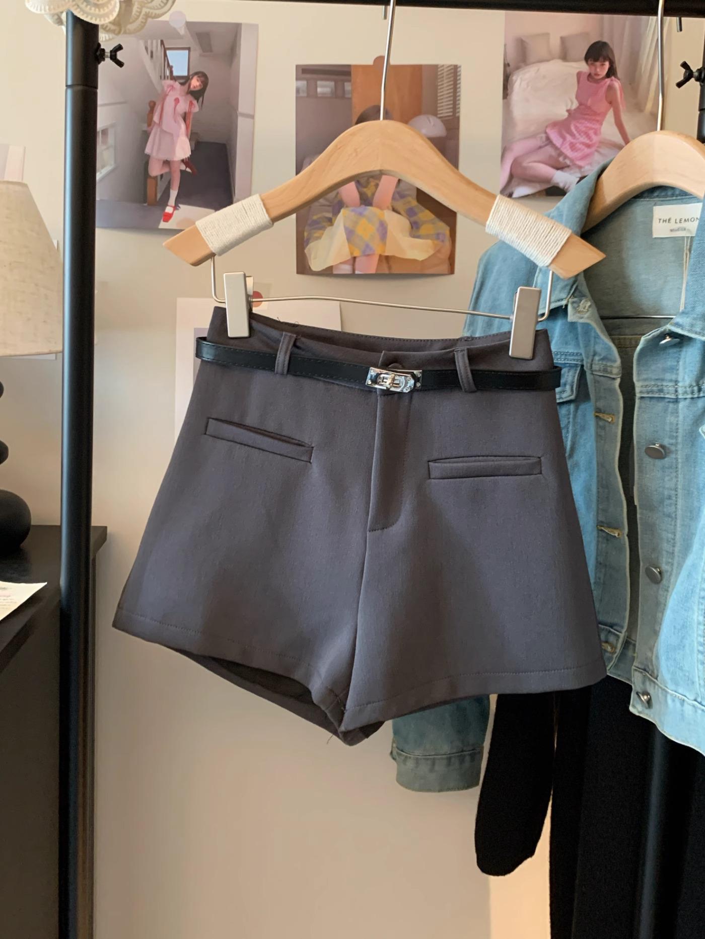 

Женские серые шорты-костюм с высокой посадкой и широкими штанинами - Коллекция весна/лето 2025 S серый