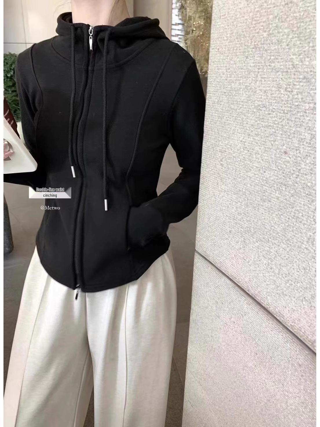 

Женский осенне-зимний гольф-наряд METWO 2247: Короткая куртка с теплосберегающим эффектом и топ с длинным рукавом L (105-120 jin) чёрный