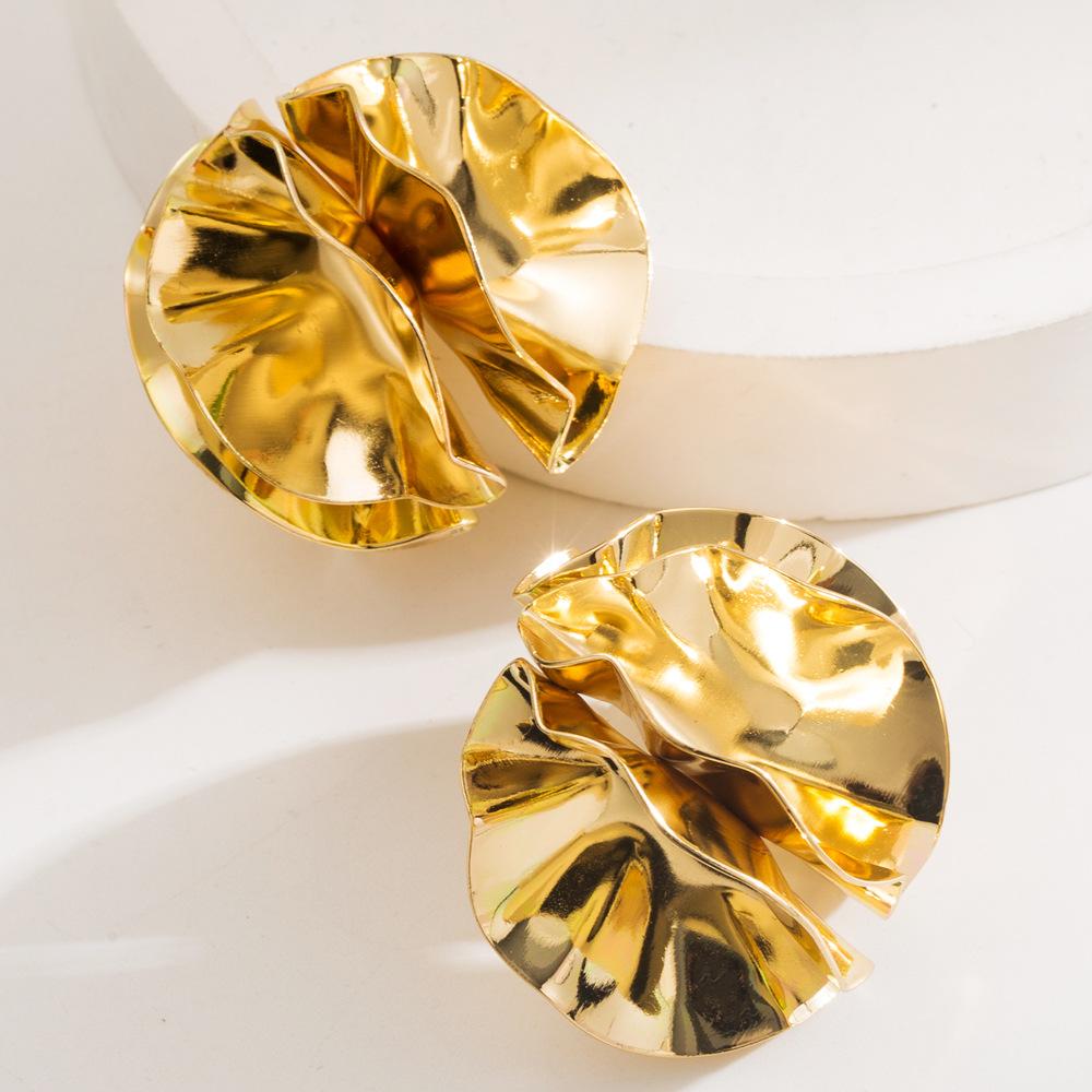 

Coldwind Flower-shaped Earrings Featuring Large Petals, with An Exaggerated Design and Elegant Style. Versatile and Suitable for All Occasions. золотой