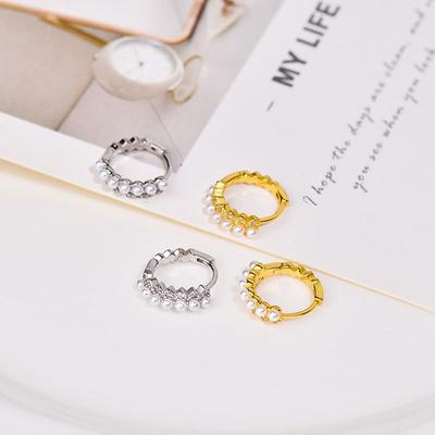 Micro-inlaid Zircon Wavy Pearl Ear Buckle Light Luxury French Retro Earrings Elegant Temperament