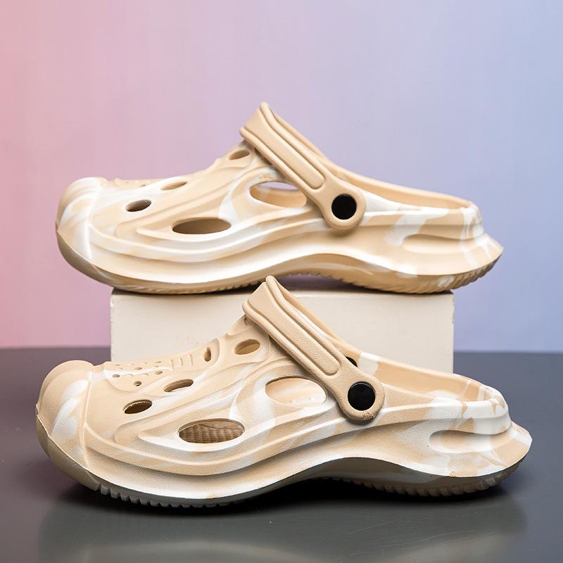 New sandals outdoor hole shoes non-slip and wear-resistant beach shoes summer breathable deodorant shoes