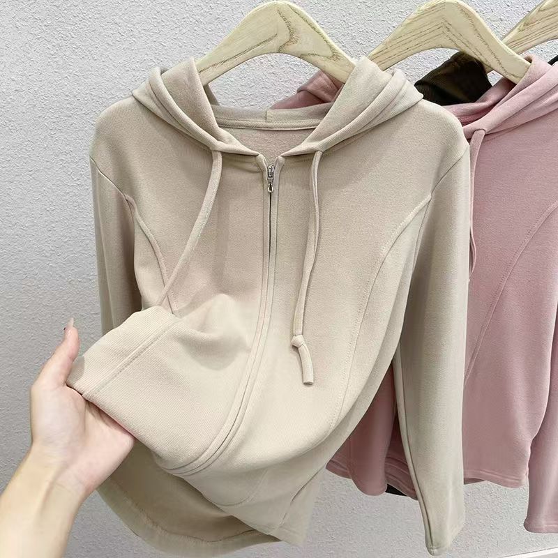 A Thick and Warm Hooded Sweatshirt for Women with A Cinched Waist, A Fleece Jacket and A Cardigan Are Fashionable for Autumn and Winter