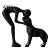 Dekorative Regalstatue für Haustierverlust, Abstrakte Mensch-Hund Harzfigurine, Sandsteinstruktur Bindungsskulptur, Gedenk-Souvenirs, Elternhaus
