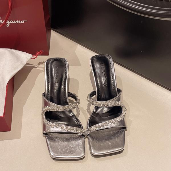 Fashion Slippers Casual High-Heeled Shoes Lady Slides Slipers Women Jelly Flip Flops Luxury 2025 Summer Glitter Fashion Crystal Scandals