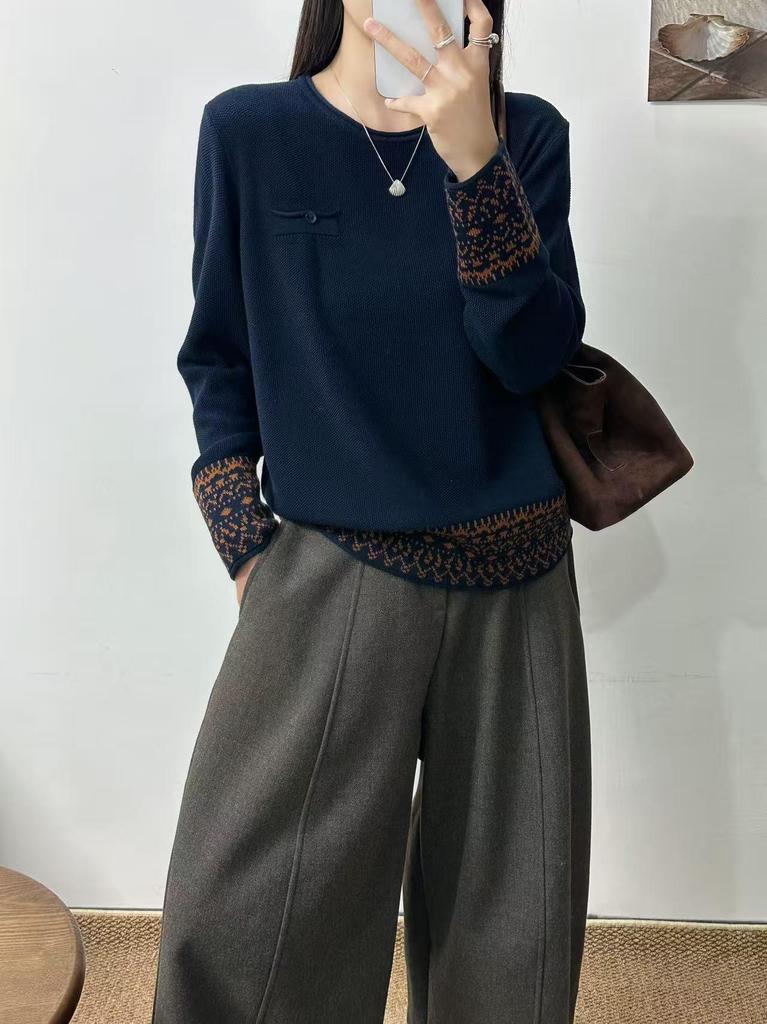 Solid Color Retro Distressed Crochet Appliqué Knit Sweater - Loose Round Neck Pullover for Women (Spring 2026)