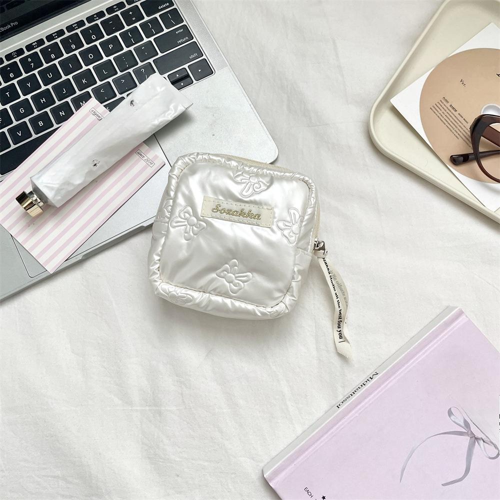 Cute Bow Women Mini Cosmetic Bag Sanitary Napkins Storage Bag Portable Tampon Holder Case Mini Makeup Lipstick Storage Bag Pouch
