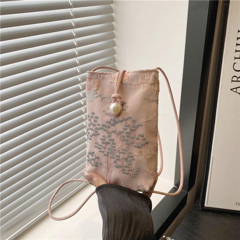 

2025 summer foreign style embroidery mini mobile phone bag women s 2025 new women s shoulder messenger bag fashion bag розовый