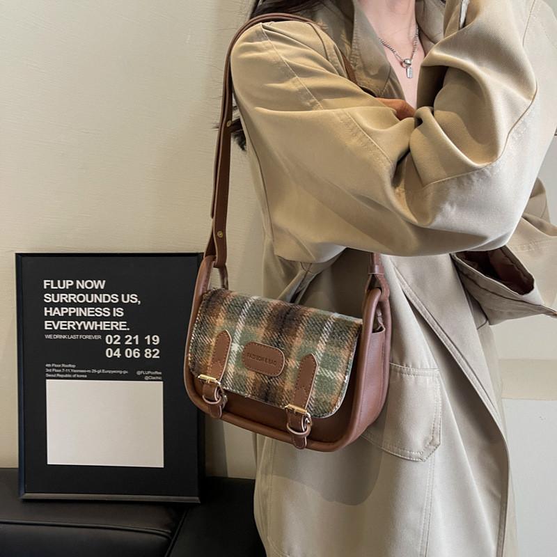 2024 Winter New Plaid Cloth Bag Fashion Casual Shoulder Bag Commuter Simple Crossbody Bag Retro Women's Bag Red Plaid Coffee
