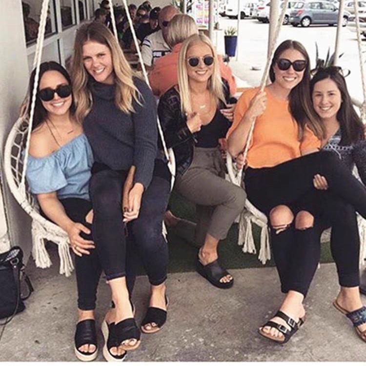 Nordic Style Cotton Rope Hanging Chair with Tassels – Indoor/Outdoor Swing for Balcony and B&B