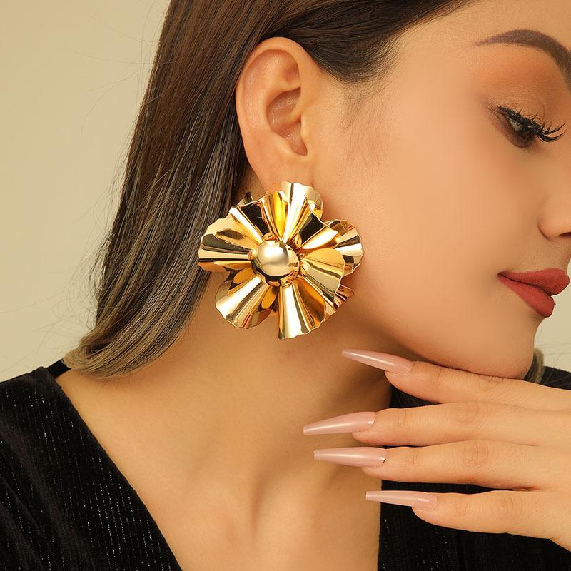 Light Luxury Three-dimensional Flower Texture Earrings, Fashionable Exaggerated Design Earrings