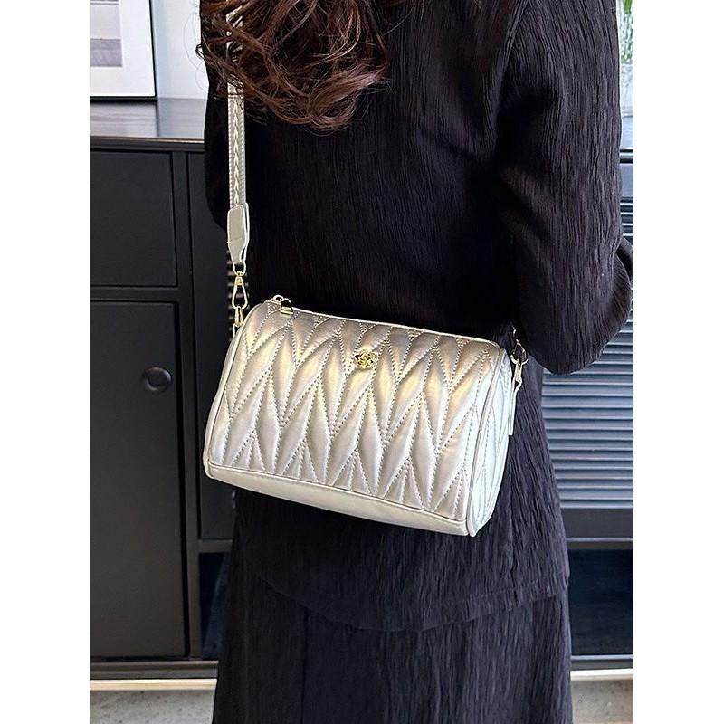 IELGY women's fashion trend embroidered thread messenger bag, casual one-shoulder simple pillow bag
