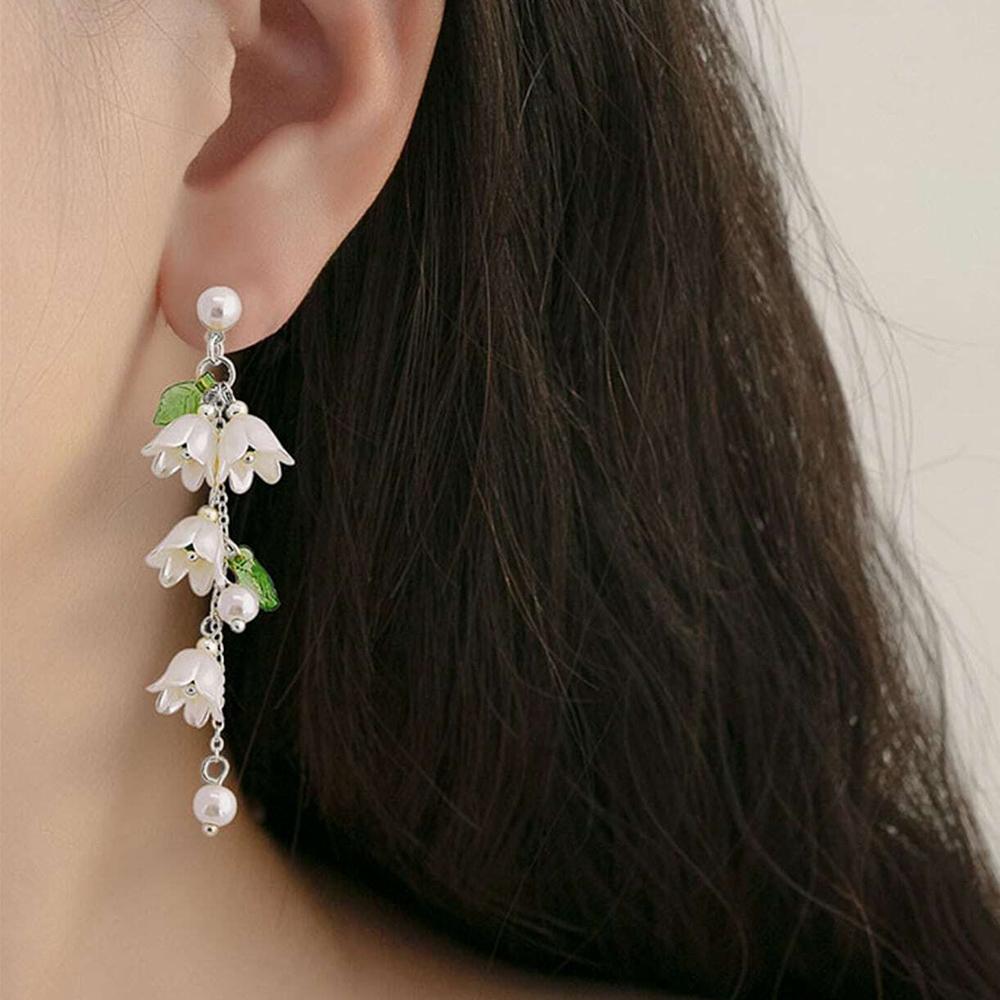 White Tulip Green Leaves Drop Earrings For Women Pearly Lustre Flower Shape Long Tassel Trendy Earrings Y2K French Romantic