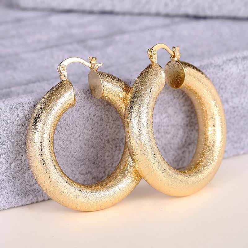 

1 Pair, Fashionable, Fashionable, Niche Grainy Earrings