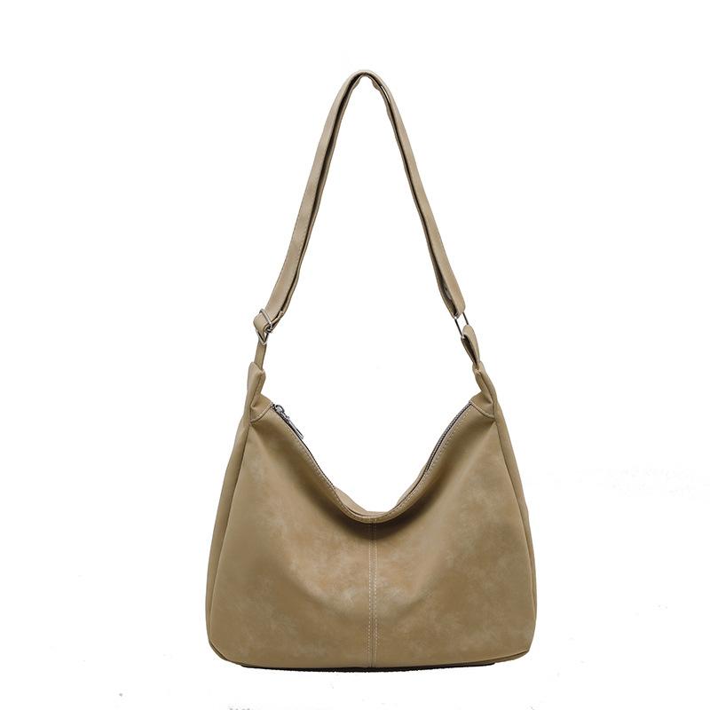 Retro matte large-capacity bag female, autumn and winter new tote bag versatile class commuting shoulder messenger bag