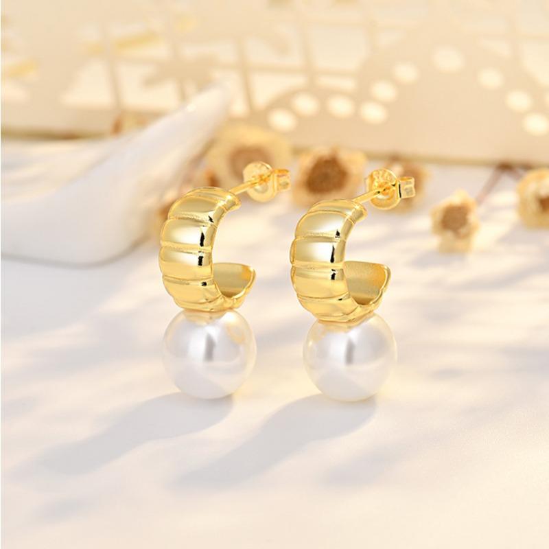 Hot New Product C-shaped Earrings Pins Cold Style High-end Temperament Pearl Earrings for Women
