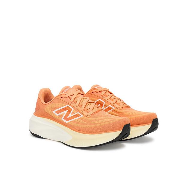 Беговые кроссовки New Balance More V6