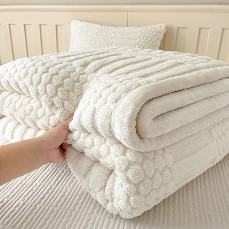 WOSTAR Extra Large Warm Plush Blankets