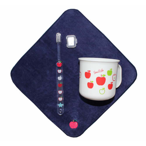 

Apple 3-Piece Children s Toothbrush Set (Toothbrush with Cap, Heat-Resistant Cup, Imabari Towel Handkerchief) (Navy)