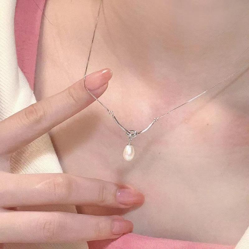 New birthday gift for girlfriend collarbone necklace niche summer design collarbone chain