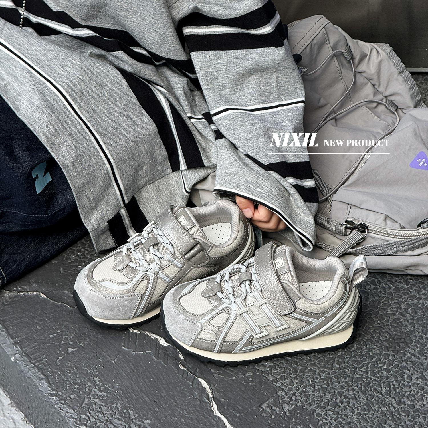 

Children s Forrest Gump shoes 2025 autumn new students fashion letter splicing boys and girls casual shoes light sports shoes 26-30 yards whole hand 5 pairs starting batch серый