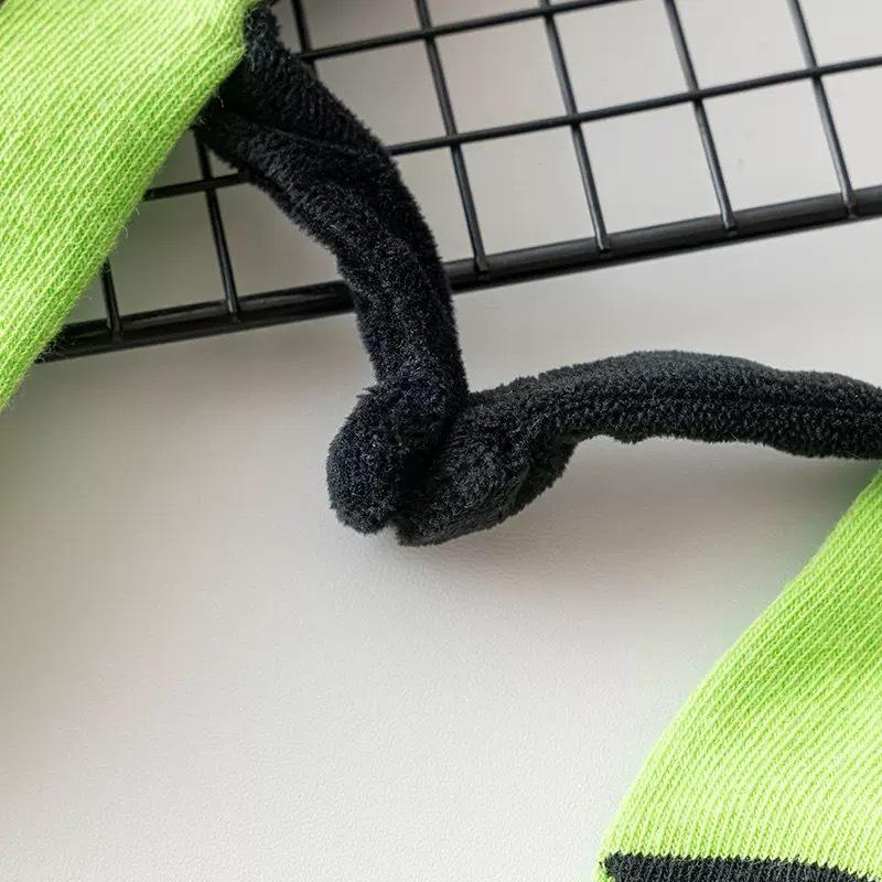 Fun Halloween Socks Spooky Magnetic Hand-Holding Hands Socks Creative Cute Bat Socks Mid-Calf Cotton Socks Couple Socks Gift