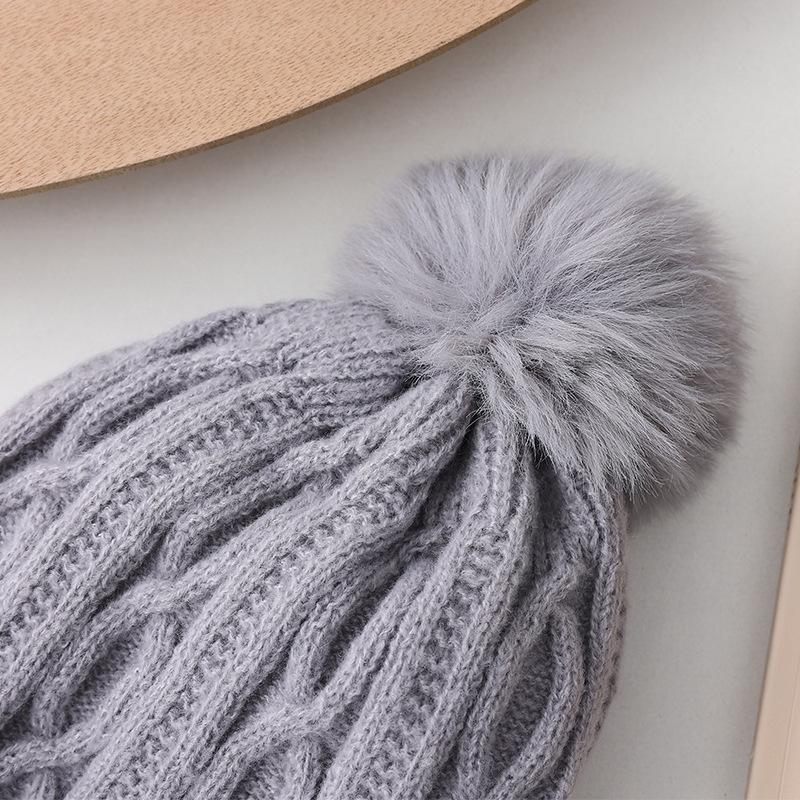 Damen Winter Samt Bommel Mütze mit Ohrenschutz - Stilvoll, Warm und Dick Gestrickt