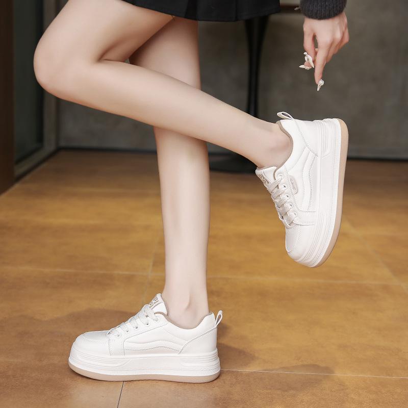 2025 winter new ins Korean version of thick-soled low-top velvet little white shoes women's tide running casual board shoes women's Y8613-2