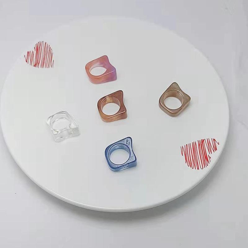 Sada prstenů z pryskyřice a acetátu v mixu barev, kulatý a čtvercový, pro ženy