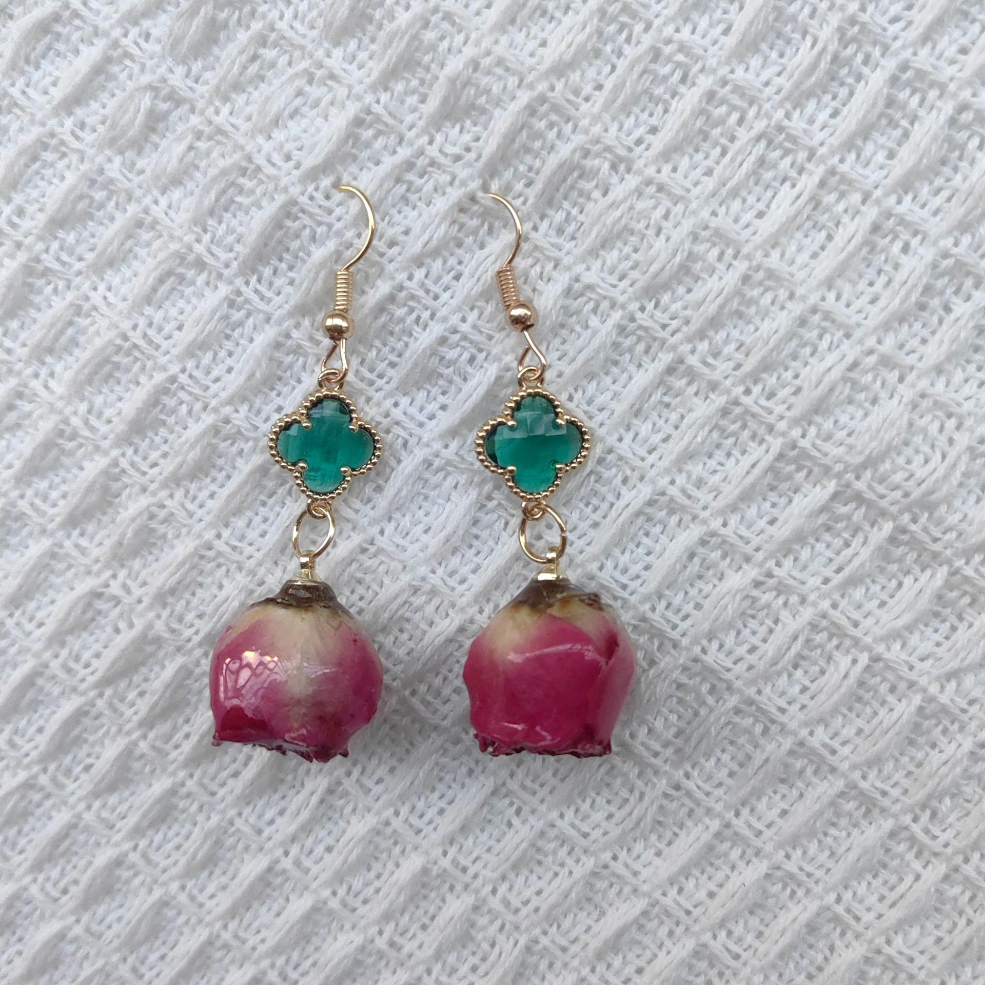 Colorful Heart-Shaped Natural Rose Flower Earrings with Dried Flowers: Trendy Sweet Dopamine Style for Women
