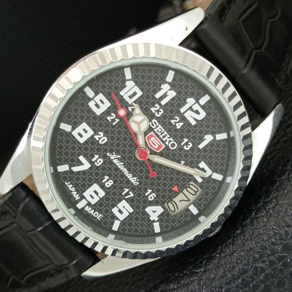 JAPAN VINTAGE REFURBISHED SEIKO 5 AUTOMATIC MENS BLACK DIAL WATCH a443977-1
