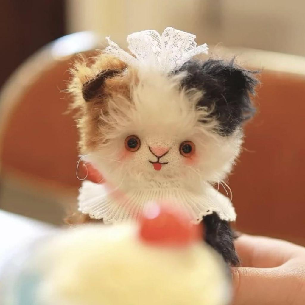 [USED] Calico Cat with Tongue Out, Plush Toy, Overseas Artist, OOAK Teddy Bear