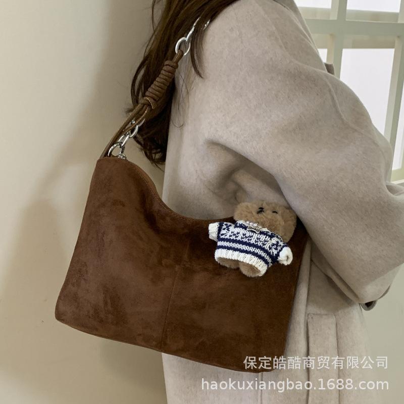 Simple Retro Suede Bag Women's 2025 New Exquisite Versatile Messenger Bag Super Fire Shoulder Underarm Bucket Bag