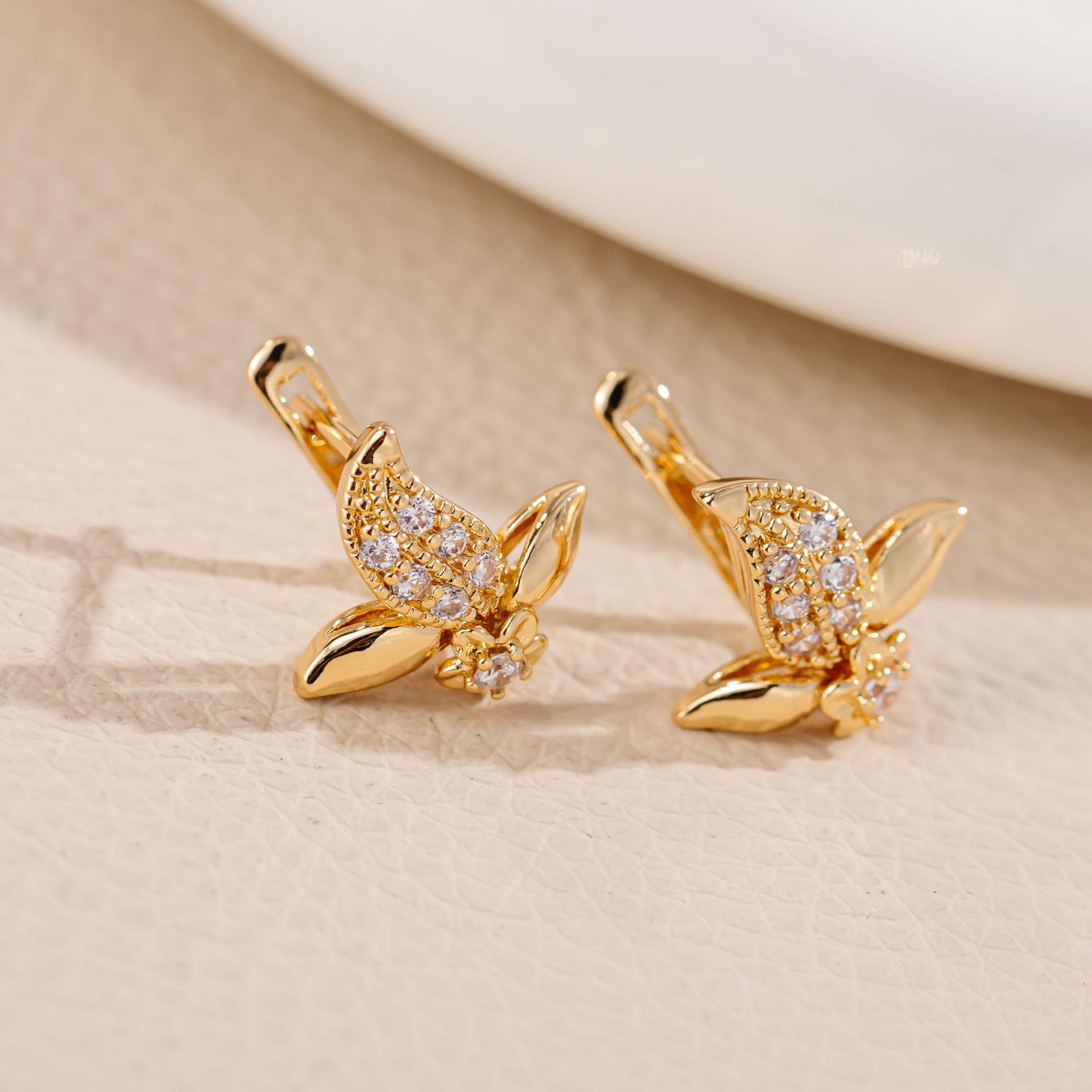Korean Style Elegant Pearl Flower Leaf Tassel Earrings with Zirconia - Light Luxury Trendy Jewelry