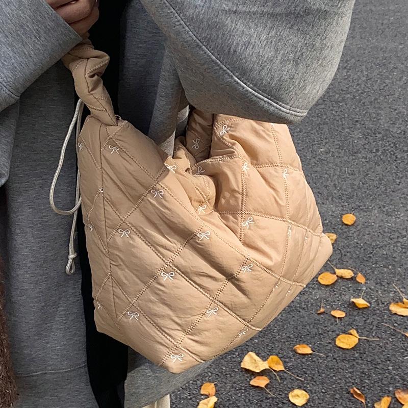 

Сумка для игрушек для студентов колледжа, для учебы, для женщин, ленивый стиль, новая сумка для осени и зимы, сумка через плечо, повседневная сумка через подмышку