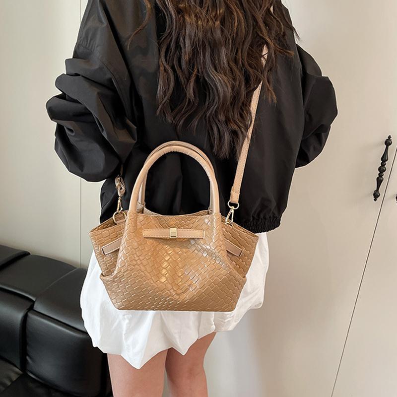 New Woven Bucket Bag Women Minimalist Versatile Shoulder Crossbody High-end Handheld Purse CLE