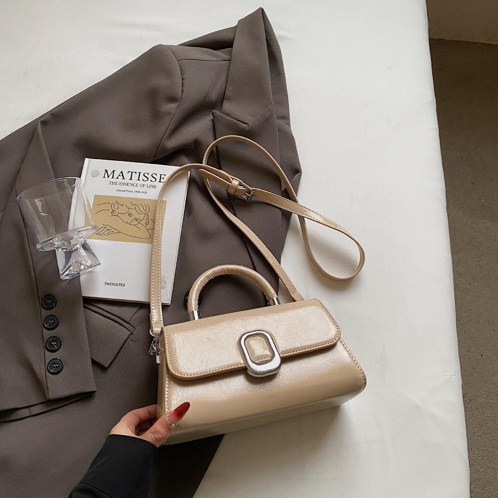 2025 New Hot-selling High-end Temperament Light Luxury Portable Small Square Bag Women's Versatile Fashion Simple Wind Messenger Bag