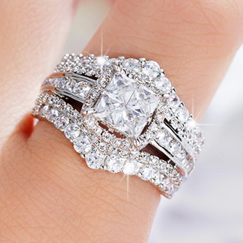 Huitan Wedding Rings for Women 2023 New Full Bling Iced Out Sparking CZ Female Rings Engagement Proposal Bands Fashion Zircon