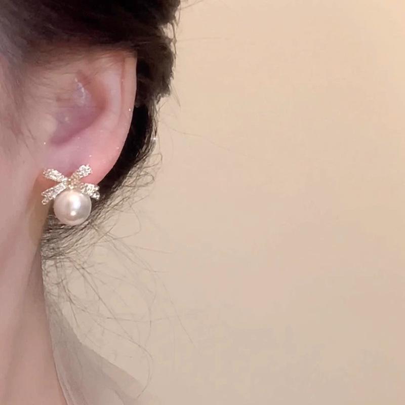 Exquisite Cross-border Bow Earrings: Casual & Versatile Niche Style