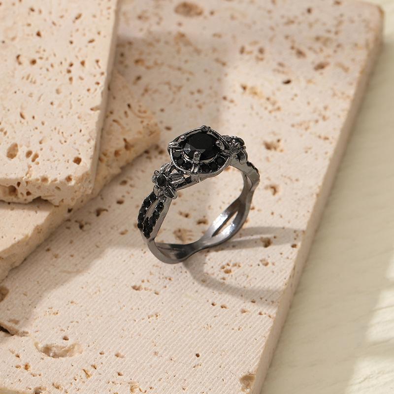

Горячо продаваемое ретро модное кружевное кольцо с цирконом, персонализированное кольцо с бриллиантами, нерегулярные трендовые украшения No. 7 чёрный