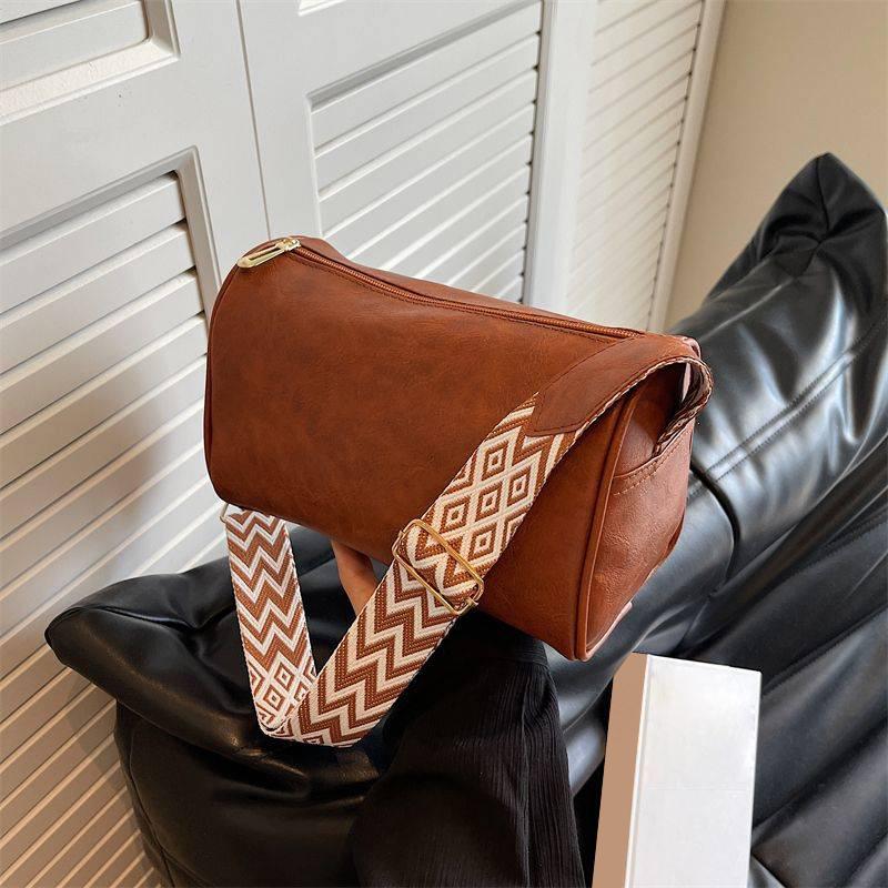 

Высококачественная женская сумка через плечо из искусственной ПУ кожи, винтажная женская маленькая сумочка из ПУ кожи, сумка-подушка, сумка-мессенджер CLE 23x10x15cm коричневый