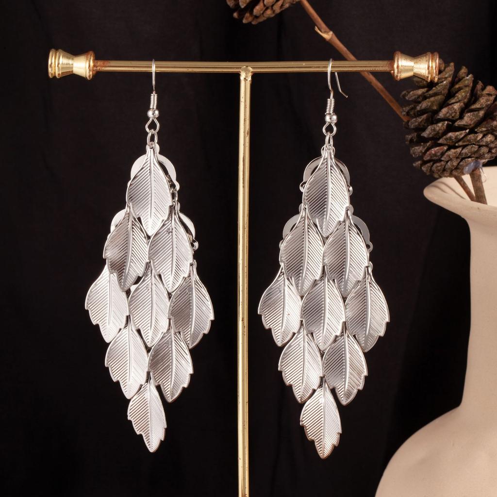 Personalized Indian Baroque Retro Wind Willow Leaf Long Women'S Earrings Hollow Love Multi-Layer Fringed Earrings