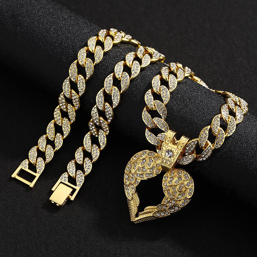 Hip Hop Diamond Heart Wings Pendant Necklace, European and American Cuban Chain Decoration Alloy Heart Shaped Men's Necklace