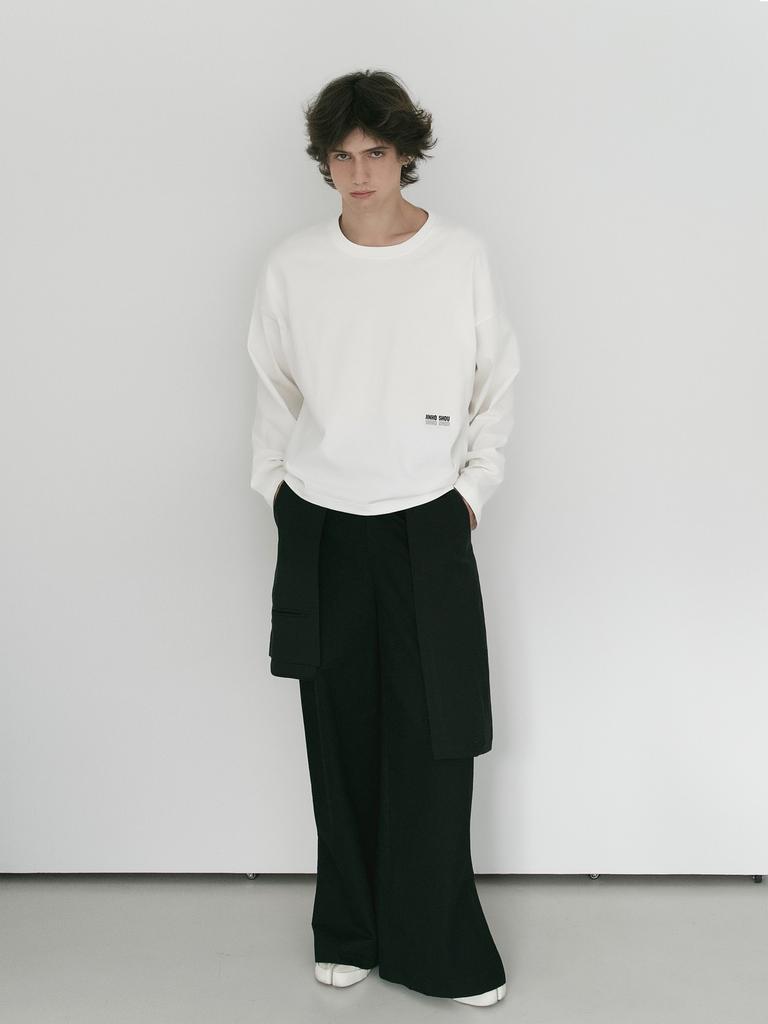 Jinhosyou [When You Hug Me] Graphic Long Sleeve T-Shirt Ivory