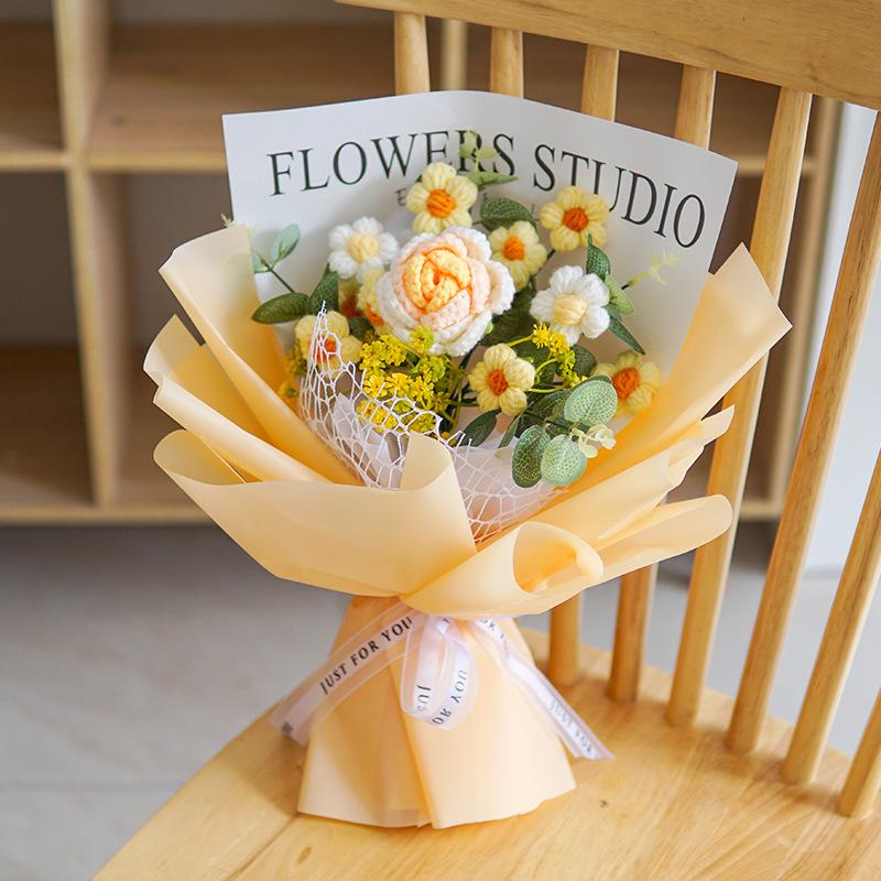 Hand-Knitted Rose Yarn Bouquet - Perfect Birthday or Festival Gift for Friends and Teachers