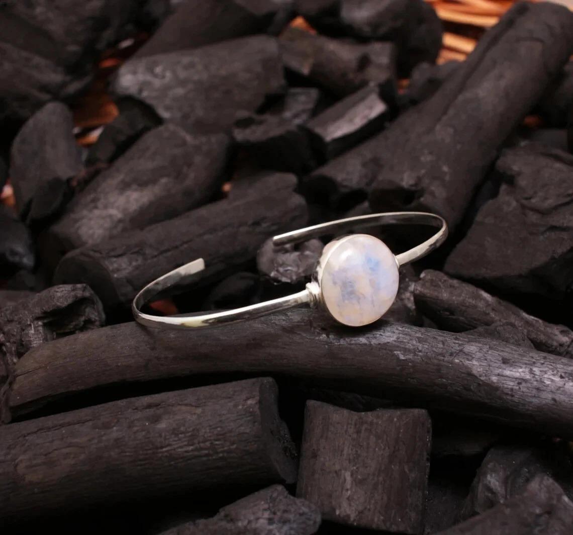 

Rainbow Moonstone Gemstone 925 Sterling Silver Handmade Bracelet Cuff Free Size белый