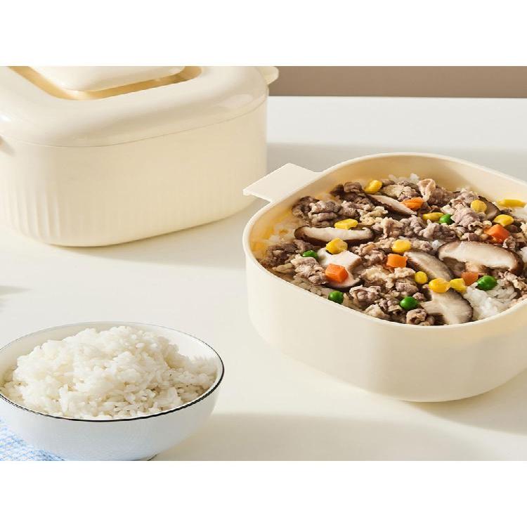 Protective Square Style Lunch Box Manufactured Using Safe Plastic Convenient Gym Meal Container For Active everyday