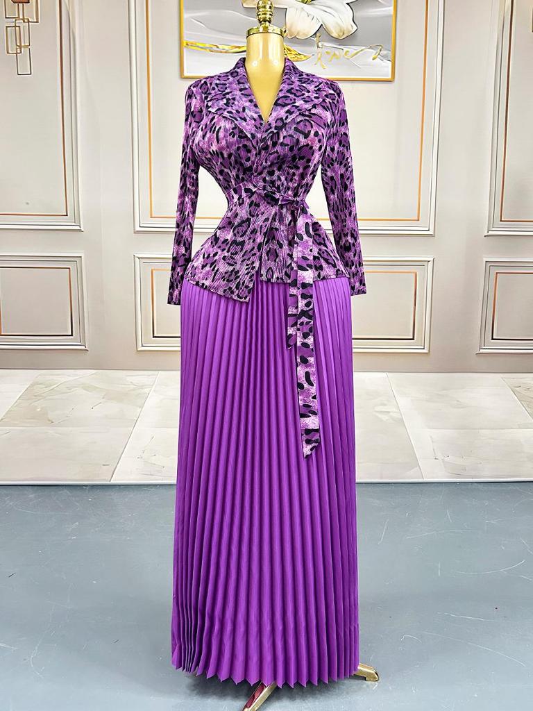 Plus Size Women's High-End Gold Foil Print Pleated Dress with Faux Two-Piece Long Skirt - Casual Style