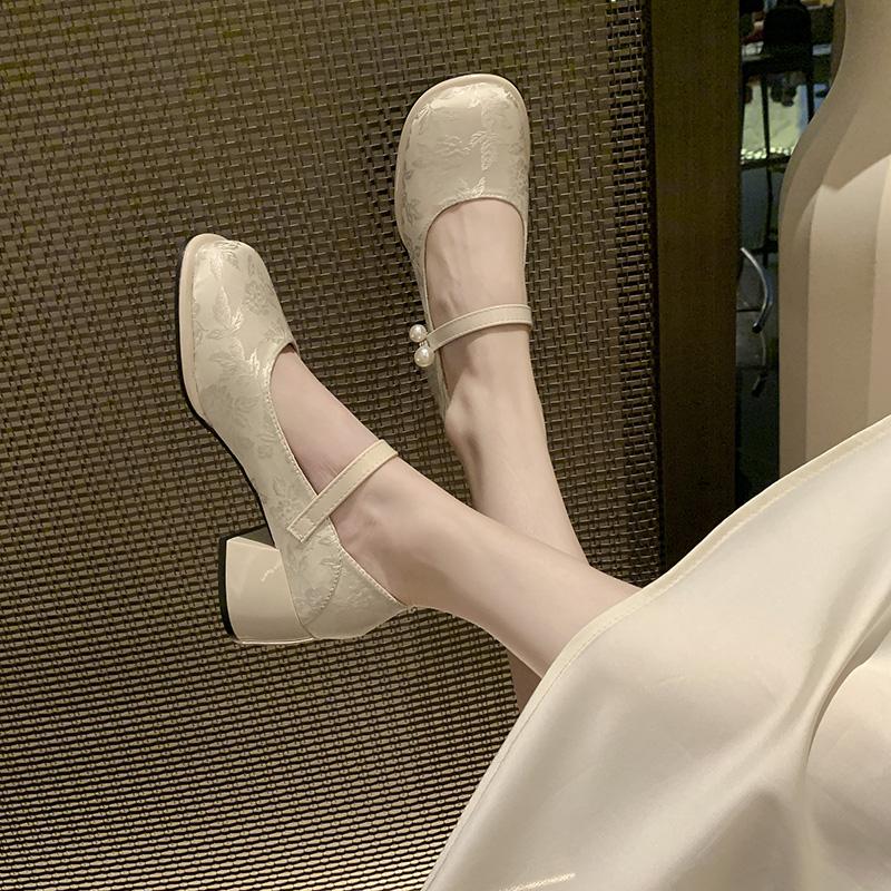 

Fashion Female New Explosive Single Shoes Female Spring All Matching Mid-heel Square Gentle Shoes Female 35 бежевый